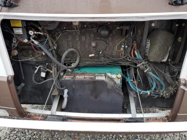 Photo 7 from auction – 2000 HOLR MOTORHOME with VIN 4UZ6XJCA5YCF87725