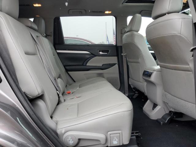 Photo 11 from auction – 2017 TOYOTA HIGHLANDER with VIN 5TDJZRFH6HS466360