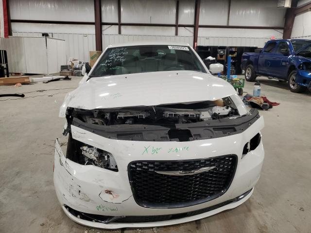 Photo 5 from auction – 2017 CHRYSLER 300 S with VIN 2C3CCABG5HH553744