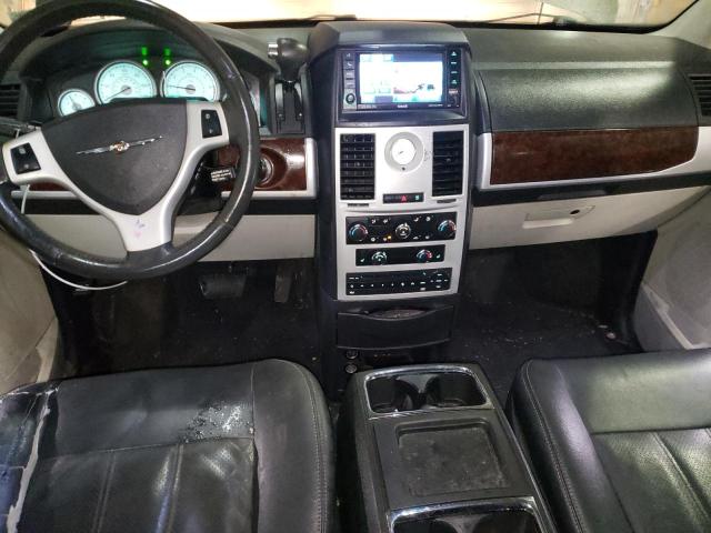 Photo 8 from auction – 2010 CHRYSLER TOWN & COU with VIN 2A4RR8D12AR428720