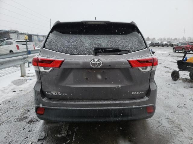 Photo 6 from auction – 2018 TOYOTA HIGHLANDER with VIN 5TDJZRFH9JS838697
