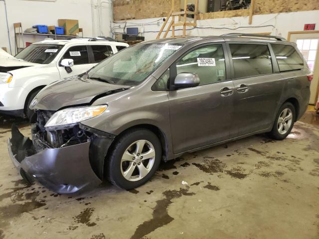TOYOTA SIENNA LE 2017 with VIN 5TDKZ3DC4HS844314 - Photo from auction