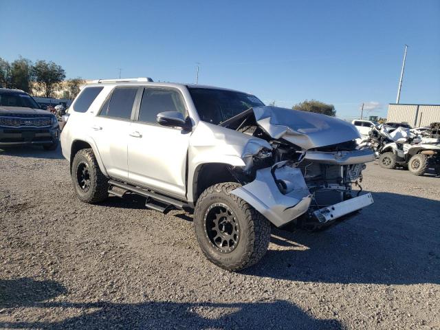 Photo 4 from auction – 2018 TOYOTA 4RUNNER SR with VIN JTEBU5JR3J5587138