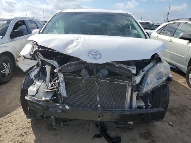 Photo 5 from auction – 2014 TOYOTA SIENNA XLE with VIN 5TDYK3DC8ES407202