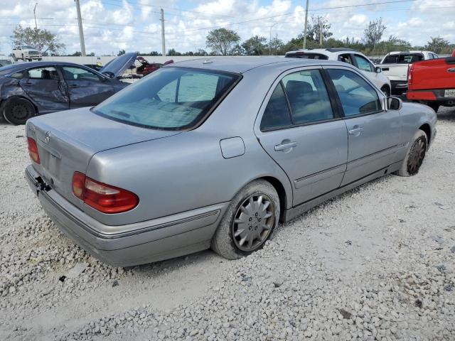 Photo 3 from auction – 2000 MERCEDES-BENZ E 320 with VIN WDBJF65J2YB119724
