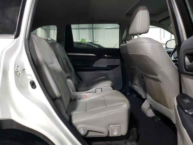 Photo 11 from auction – 2018 TOYOTA HIGHLANDER with VIN 5TDJZRFH9JS820331