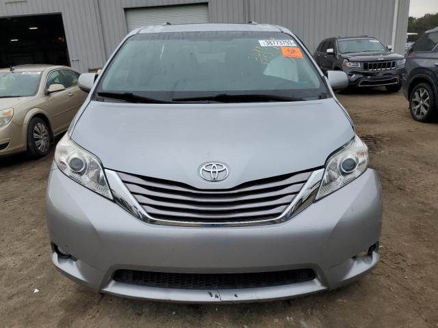 Photo 5 from auction – 2017 TOYOTA SIENNA XLE with VIN 5TDYZ3DC3HS802159