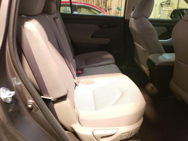 Photo 11 from auction – 2022 TOYOTA HIGHLANDER with VIN 5TDZZRAHXNS556861