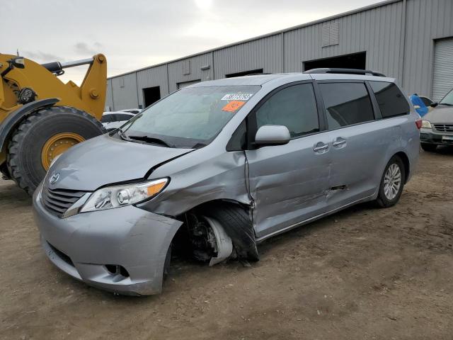Photo 1 from auction – 2017 TOYOTA SIENNA XLE with VIN 5TDYZ3DC3HS802159