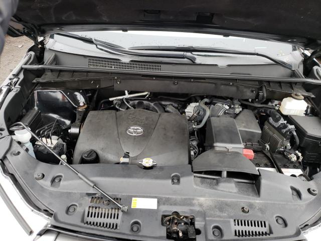 Photo 12 from auction – 2019 TOYOTA HIGHLANDER with VIN 5TDJZRFH9KS611091