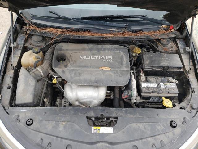 Photo 11 from auction – 2015 CHRYSLER 200 LIMITE with VIN 1C3CCCAB3FN680403