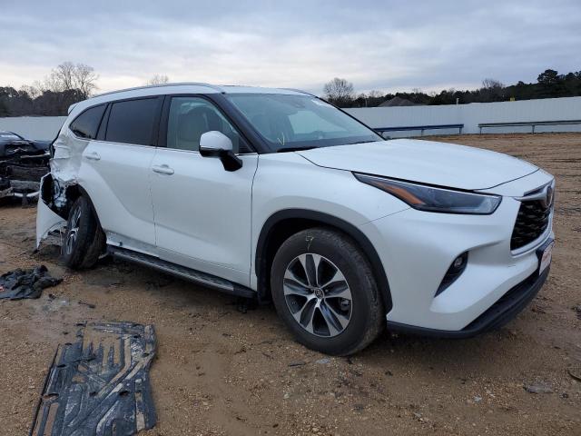 Photo 4 from auction – 2022 TOYOTA HIGHLANDER with VIN 5TDGZRAH5NS556340