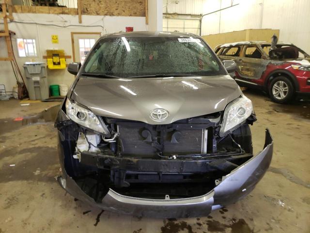 Photo 5 from auction – 2017 TOYOTA SIENNA LE with VIN 5TDKZ3DC4HS844314