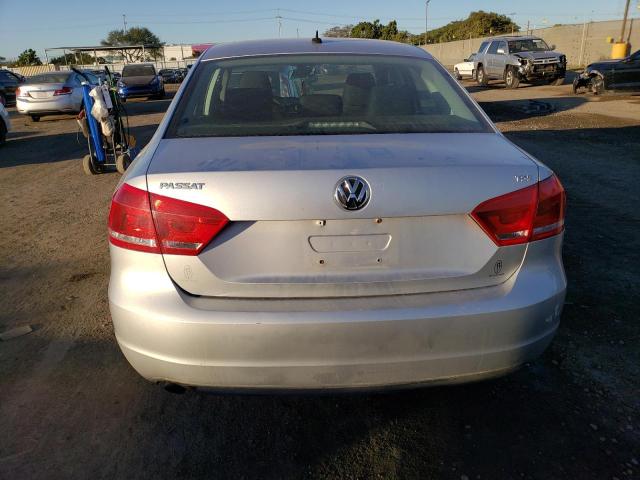 Photo 6 from auction – 2015 VOLKSWAGEN PASSAT S with VIN 1VWAS7A33FC012700