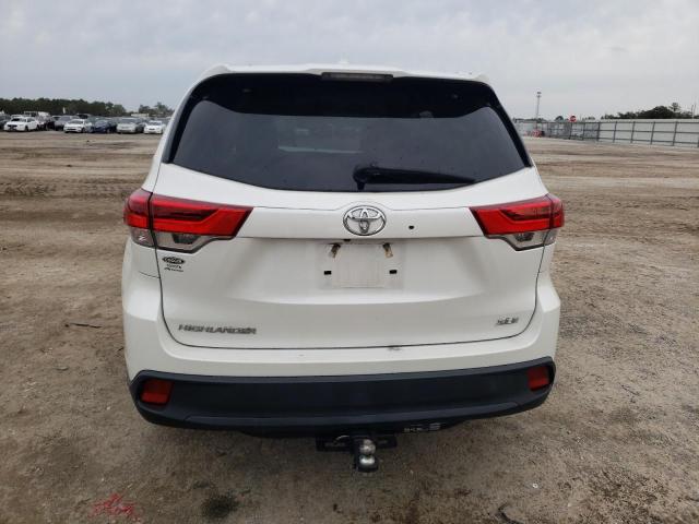 Photo 6 from auction – 2018 TOYOTA HIGHLANDER with VIN 5TDKZRFH8JS535625