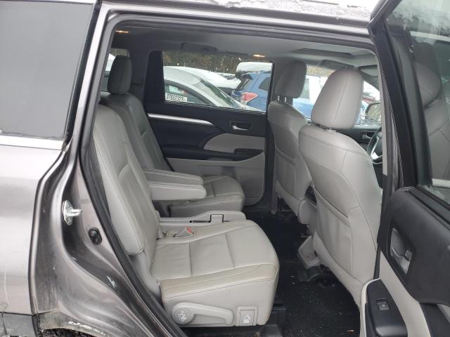 Photo 11 from auction – 2016 TOYOTA HIGHLANDER with VIN 5TDJKRFH2GS275179