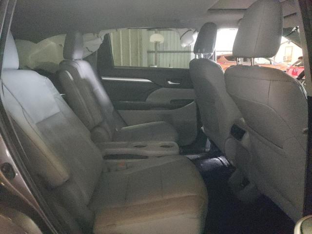 Photo 11 from auction – 2016 TOYOTA HIGHLANDER with VIN 5TDKKRFH6GS137004