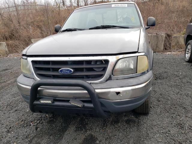 Photo 5 from auction – 2001 FORD F150 with VIN 2FTRF18W71CA42308