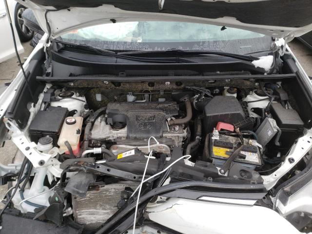 Photo 11 from auction – 2017 TOYOTA RAV4 LE with VIN JTMBFREV4HJ173977