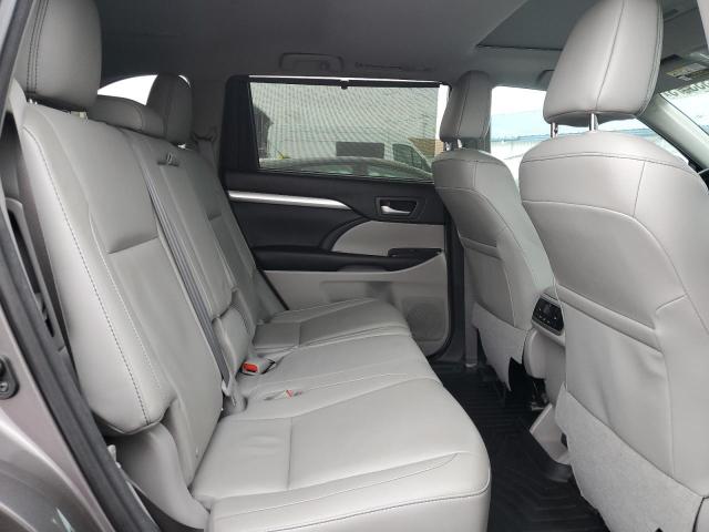 Photo 11 from auction – 2016 TOYOTA HIGHLANDER with VIN 5TDJKRFH3GS350231