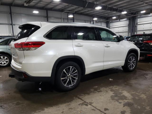 Photo 3 from auction – 2018 TOYOTA HIGHLANDER with VIN 5TDJZRFH9JS820331