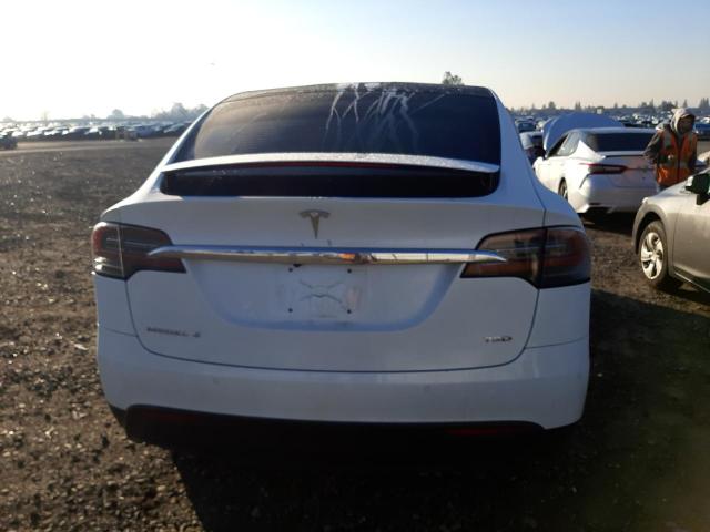 Photo 6 from auction – 2017 TESLA MODEL X with VIN 5YJXCDE27HF060149