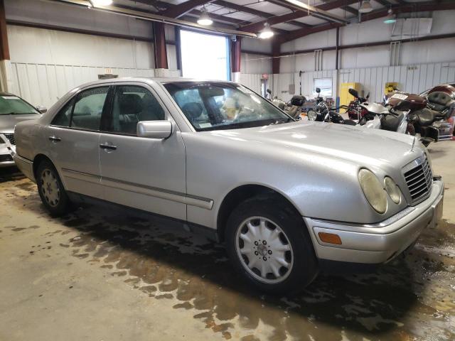 Photo 4 from auction – 1999 MERCEDES-BENZ E 320 with VIN WDBJF65H8XA871235