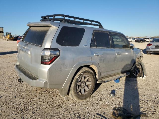 Photo 3 from auction – 2016 TOYOTA 4RUNNER SR with VIN JTEZU5JR3G5121796