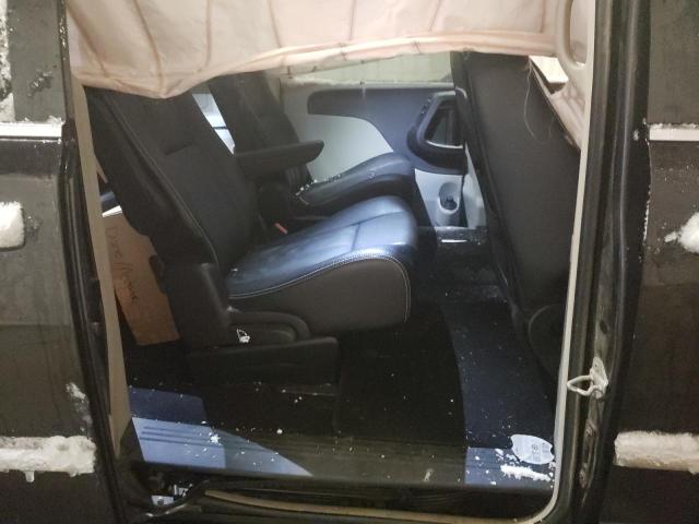 Photo 11 from auction – 2014 CHRYSLER TOWN & COU with VIN 2C4RC1BG2ER467092