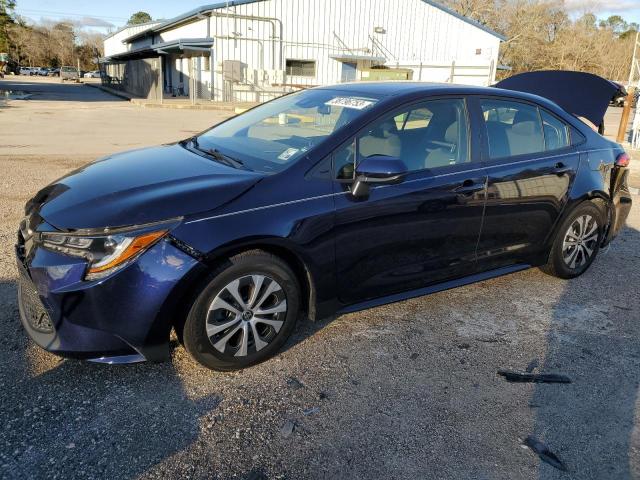 TOYOTA COROLLA LE 2022 with VIN JTDEAMDE9NJ053717 - Photo from auction