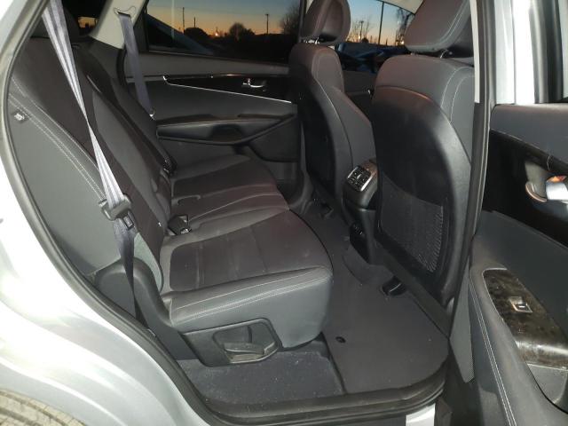 Photo 11 from auction – 2016 KIA SORENTO LX with VIN 5XYPG4A35GG002227