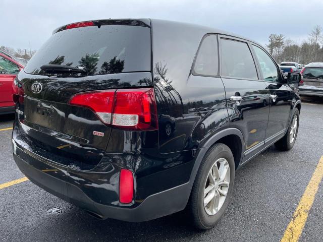 Photo 4 from auction – 2015 KIA SORENTO LX with VIN 5XYKT3A60FG643231