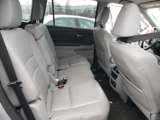 Photo 11 from auction – 2017 HONDA PILOT TOUR with VIN 5FNYF6H99HB086543
