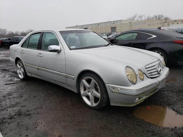 Photo 4 from auction – 2001 MERCEDES-BENZ E 320 with VIN WDBJF65J71B169430