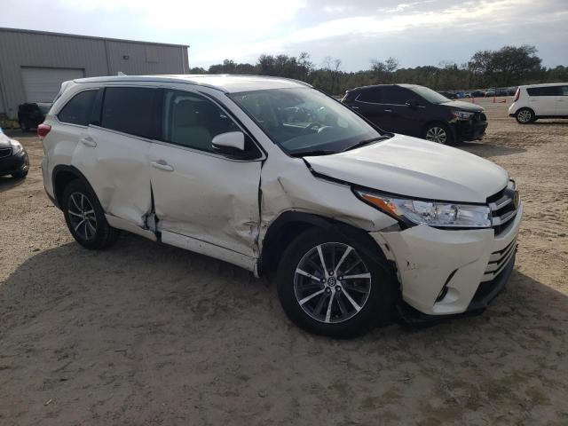 Photo 4 from auction – 2018 TOYOTA HIGHLANDER with VIN 5TDKZRFH9JS538663