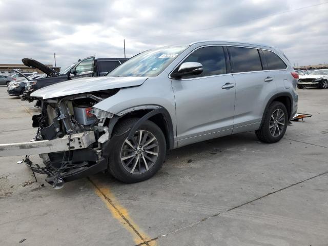 TOYOTA HIGHLANDER 2018 with VIN 5TDKZRFH9JS531826 - Photo from auction