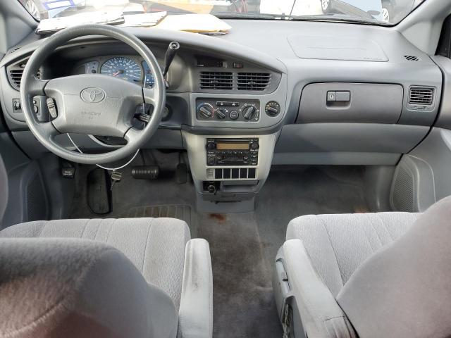 Photo 8 from auction – 2001 TOYOTA SIENNA CE with VIN 4T3ZF19C71U329199