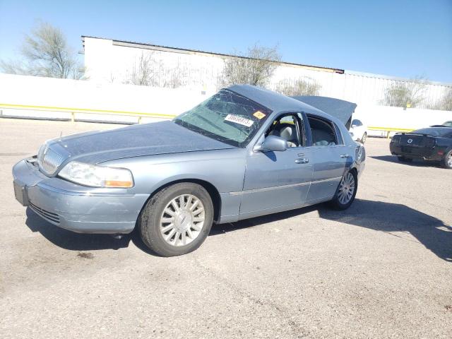 LINCOLN TOWN CAR E 2004 with VIN 1LNHM81WX4Y658940 - Photo from auction