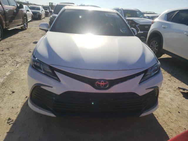 Photo 5 from auction – 2021 TOYOTA CAMRY LE with VIN 4T1C31AK3MU025656