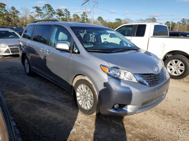 Photo 4 from auction – 2017 TOYOTA SIENNA XLE with VIN 5TDYZ3DC3HS892106