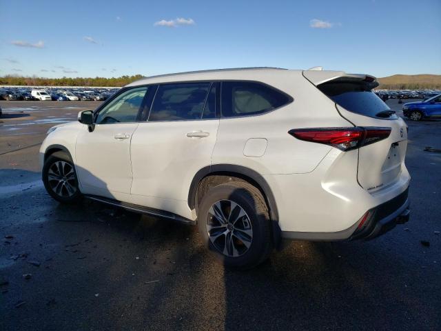 Photo 2 from auction – 2022 TOYOTA HIGHLANDER with VIN 5TDGZRBH6NS572769