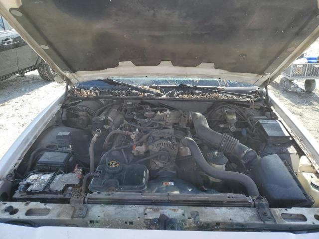 Photo 11 from auction – 2000 MERCURY GRAND MARQ with VIN 2MEFM74W9YX737473