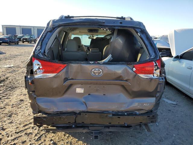 Photo 6 from auction – 2014 TOYOTA SIENNA XLE with VIN 5TDYK3DCXES482001