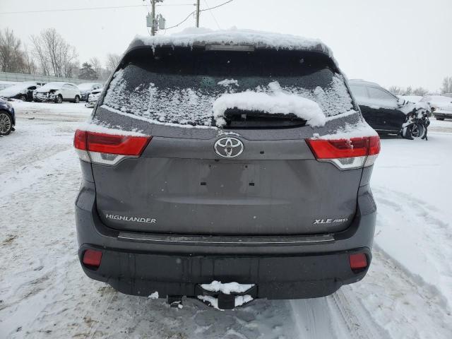 Photo 6 from auction – 2018 TOYOTA HIGHLANDER with VIN 5TDJZRFH5JS825817