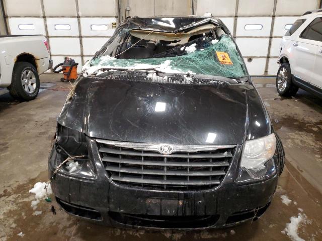 Photo 5 from auction – 2006 CHRYSLER TOWN & COU with VIN 2A4GP54L76R775092