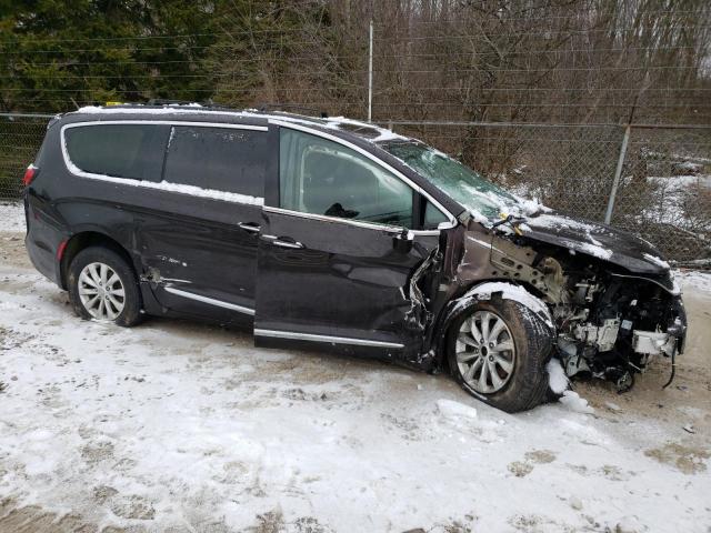 Photo 4 from auction – 2017 CHRYSLER PACIFICA T with VIN 2C4RC1BG2HR762472