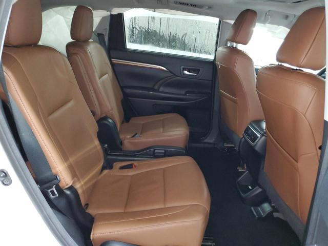 Photo 11 from auction – 2018 TOYOTA HIGHLANDER with VIN 5TDDZRFH2JS820507