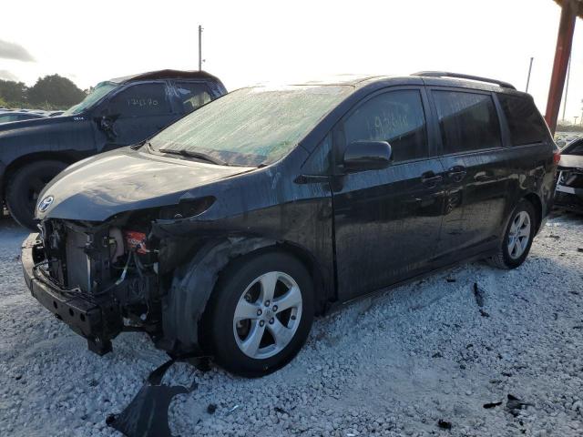 Photo 1 from auction – 2017 TOYOTA SIENNA LE with VIN 5TDKZ3DC1HS834937
