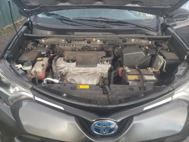 Photo 12 from auction – 2018 TOYOTA RAV4 LE with VIN JTMZFREV2JJ195836