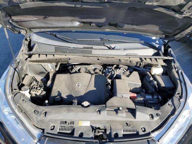 Photo 12 from auction – 2019 TOYOTA HIGHLANDER with VIN 5TDKZRFHXKS343611